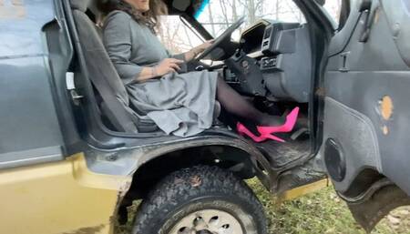 gas in high heels mpg av1