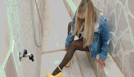 Bad day, ruined shoes! AVI (1920x1080) FHD