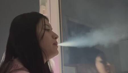 SMOKING HILARY SEXY FRENCH BREATHS