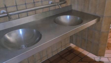 Ekelfresser - Autobahn Klo