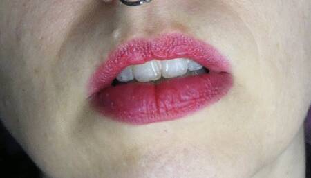 Big Red Lips Blow Bubbles