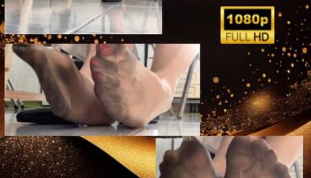 Sweaty Pantyhouse, dirty feet, dangling slingbacks