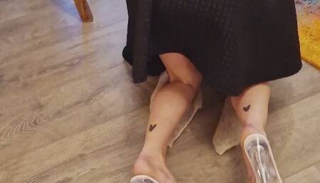 Fallin with my Highheels and chick dress, than take my crutches, aircast and kneebraice