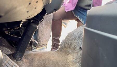 pedal pamping while driving car mo2