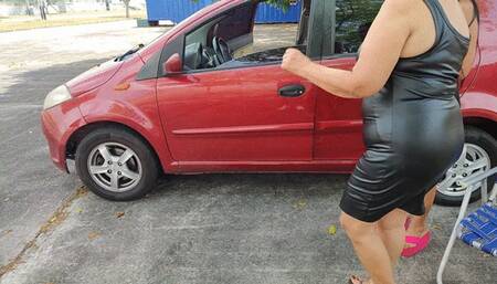 Angelin scratching his feet and with roxan's help he scratches himself even more (1)