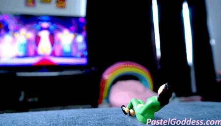 Tiny Girl Watching TV Gassed by Unaware Giantess