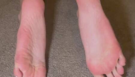 hump my feet and sperm all over me