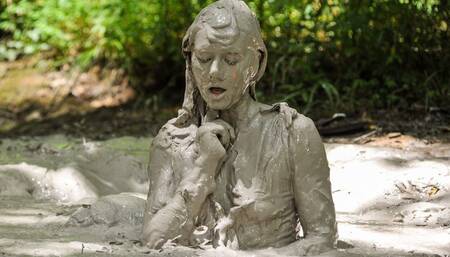 Star and Her Bubble Dress