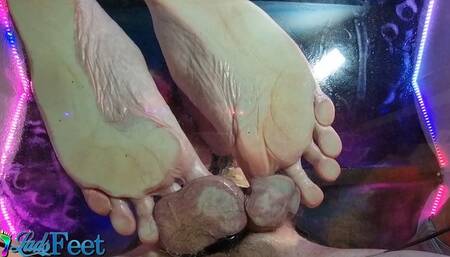 Ashley Cock Trampling On The Glass Table Up Cam