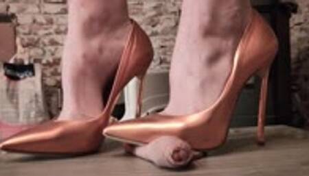 Casadei cock crush -Rosanna- (close up)