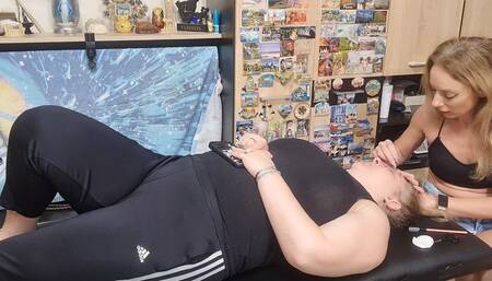 sharping kendra's eyebrows