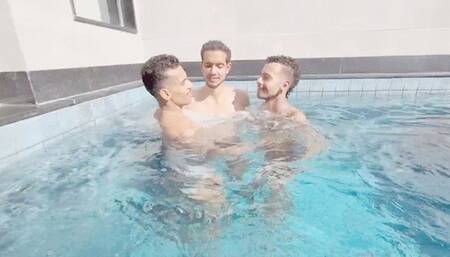 DELICIOUS POOL PARTY WITH LOTS OF HOT KISSES - BY DONOVAN BELL, LEO CARIOCA AND JACK HARRIS - CLIP 1