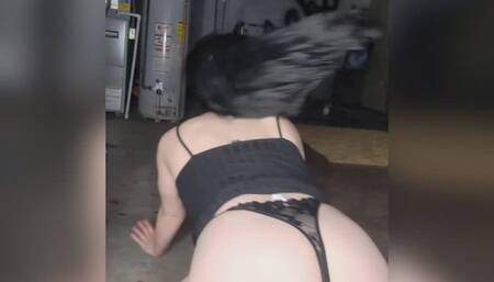 Blackminidress strip twerk on all 4s