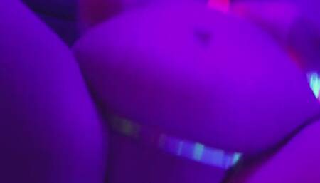 Fat girl Black light show