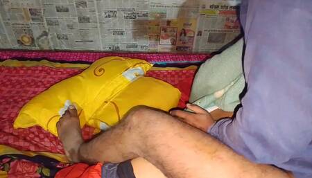 Bhabhi Ki Tel Dalkar Baid Par Khoob Chudai Ki Maja Aaya