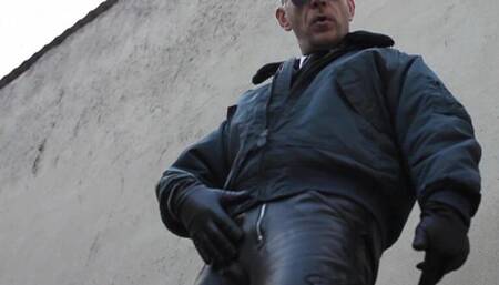 Leather Cop 53 Piss Xl