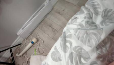 Little Toy Gives Sloppy Deepthroat, Gets Fucked and Facial