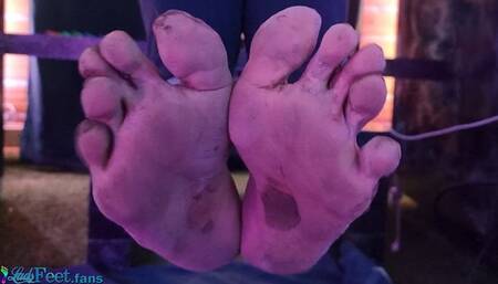 Barefoot Mud Walking and Feet Under My Desk HD