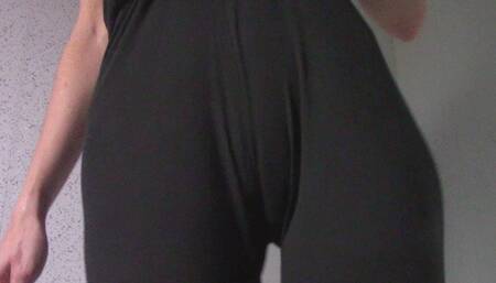 Black Yoga Pants In Shower JOI