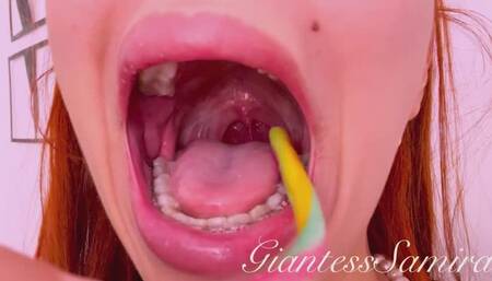 Gummy Vore Samira swallows long gummies, puts them in her throat and takes them out, plays with them, sucks them and lets her saliva fall and swallows them