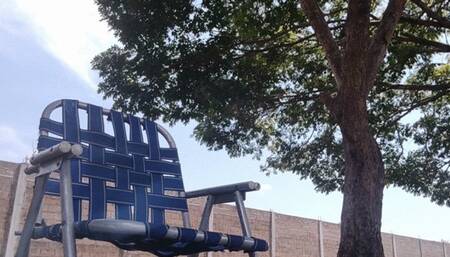 Angelin sending her lover to stand under her while she lets her flip-flops dangle (1)