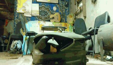 In the suitcase MP4 (1920x1080) FHD