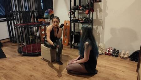 Mistress Roberta, Ciela Celestra - Foot massage bastinados in cage