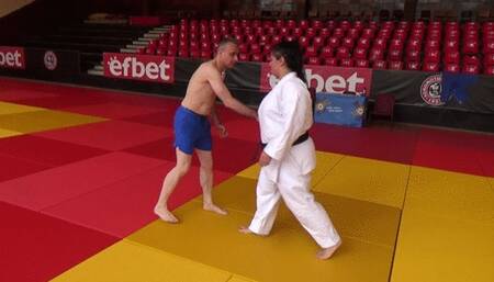 Ina Teaches Paco a Lesson in GI Feet