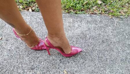 Pronounced bows on pink high heels (3)