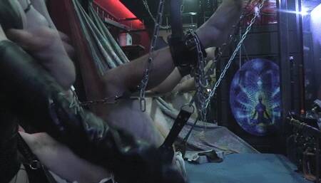 fisting and dildofucking this slutboy