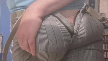 I Am a Bulge Freak and Pumping Addict