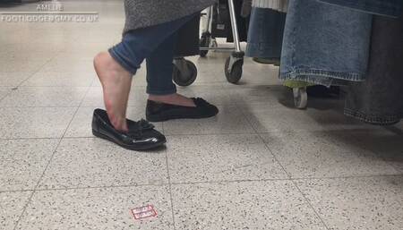 Prankster hides Amelie’s shoe while out clothes shopping