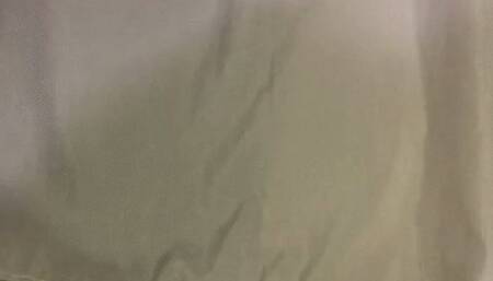 Puma écrase un rouleau de pq