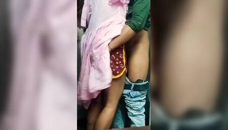Desi Teacher and Young Girl Student Ki Viral Video