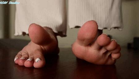 Shy latina juicy toes and soles! Toe wiggling tease part 2 - MOV