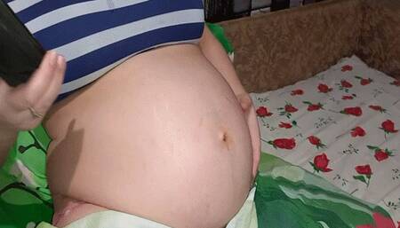 How my pregnant belly moves MP4