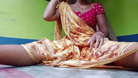 Yours Bhabhi with Fingers Pussy Juice Out