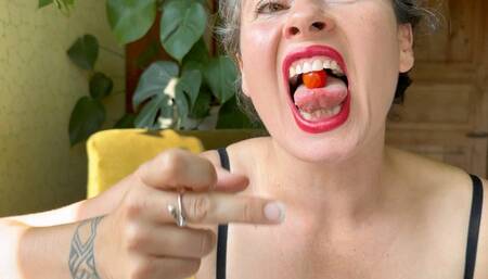 swallow whole tomatoes aV3