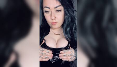 Tits Play