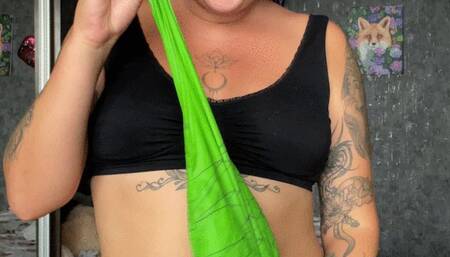 pop green balloon