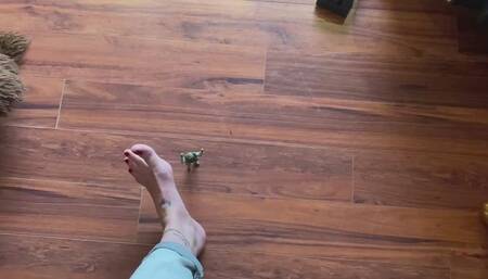 Amazon Beatrix feet crushing you with her size 48 EU