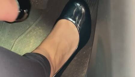 Black Patent Pumps with Shiftjob