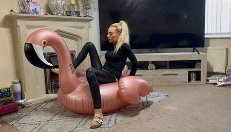 Popping flamingo with cigarette