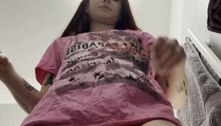 Hot Redhead Sexy Meaty Pussy College Girl Takes Her Panties off to Flash Naked Ass and Beautiful Legs