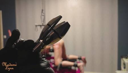 The huge Toy fits perfectly in his ass - der große Dildo gehört in den Arsch