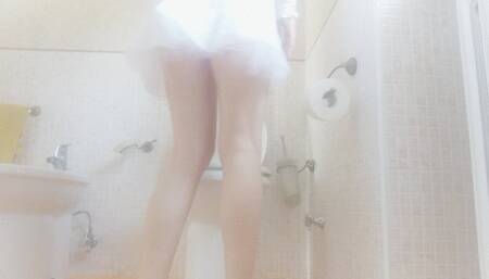 my stepmom so sexy while she pees