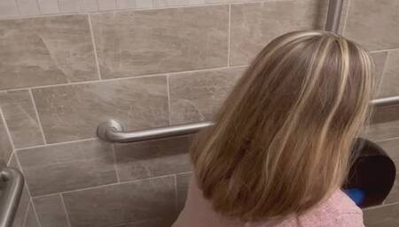 Super smelly yummy farts and a couple plops