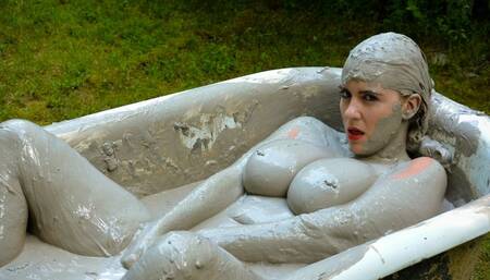 Rockell, Sexy in the Mud Tub