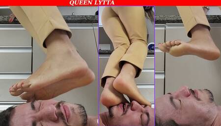 Queen Lytta - Sexy Face Busting EP 4 Kicking and Trampling Because he bought gift to other girl - FOOT SLAPPING - FOOT WORSHIP - FEMDOM - FOOT DOMINATION - FOOT HUMILIATION - FACE STANDING - TRAMPLING - FACE STOMP - 720p