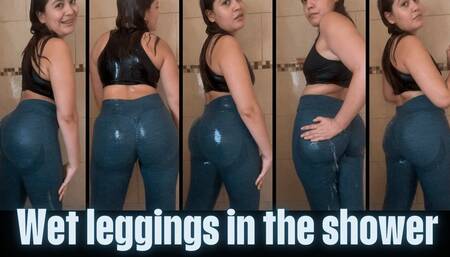 Bouncing whit clothes in the shower